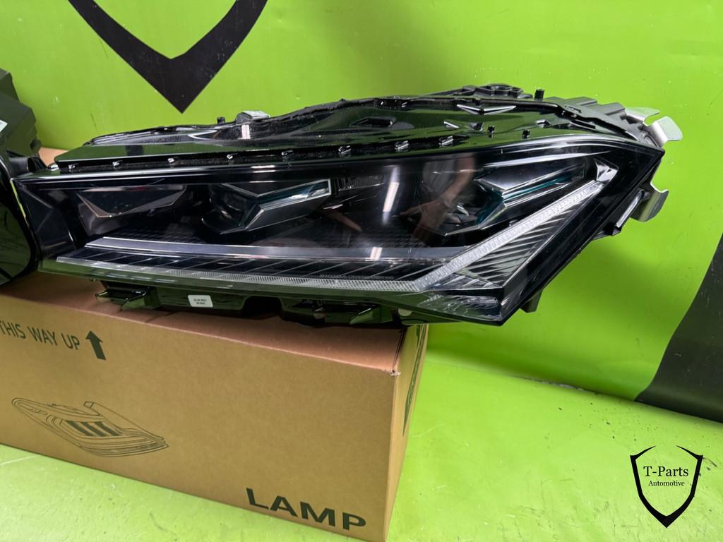 Skoda superB koplamp links rechts 3P1941016a 3P1941015a, Auto-onderdelen, Info@fabrikant.eu, Fabrikant BV, Fabrikantstraat 1
1000 AA  Amsterdam, NL