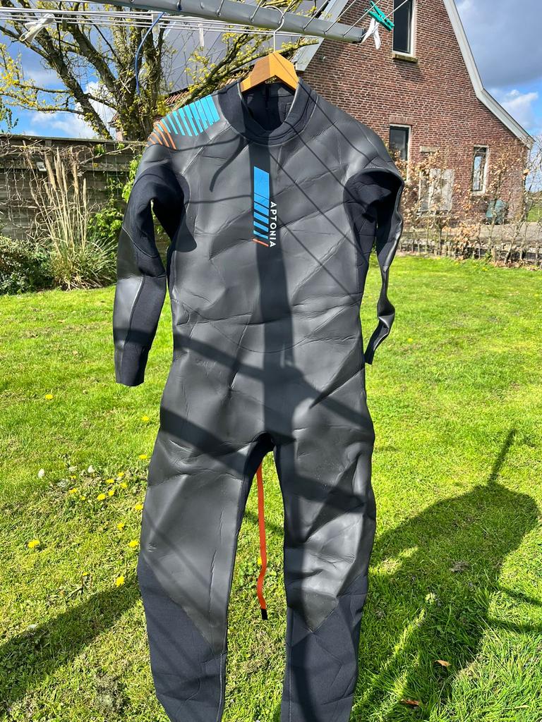 Wetsuit en opblaasbare zwemboei, Ophalen, Gebruikt, Duikpak