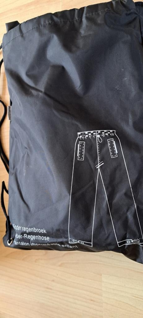 Regenbroek 134-140 zwart, Ophalen of Verzenden, Zo goed als nieuw, Bovenkleding