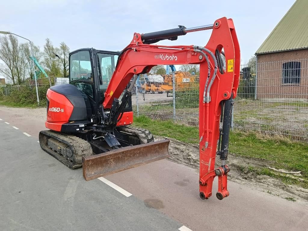 Kubota KX 060-5 minigraver 6 ton 2022 (bj 2022), Zakelijke goederen, Machines en Bouw | Kranen en Graafmachines, Graafmachine