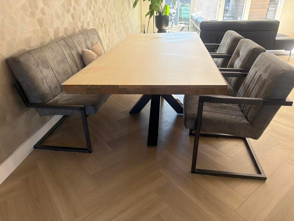 Complete eettafel set Inhouse (2018) met bank en stoelen, Ophalen, Zo goed als nieuw, Minder dan 4 stoelen