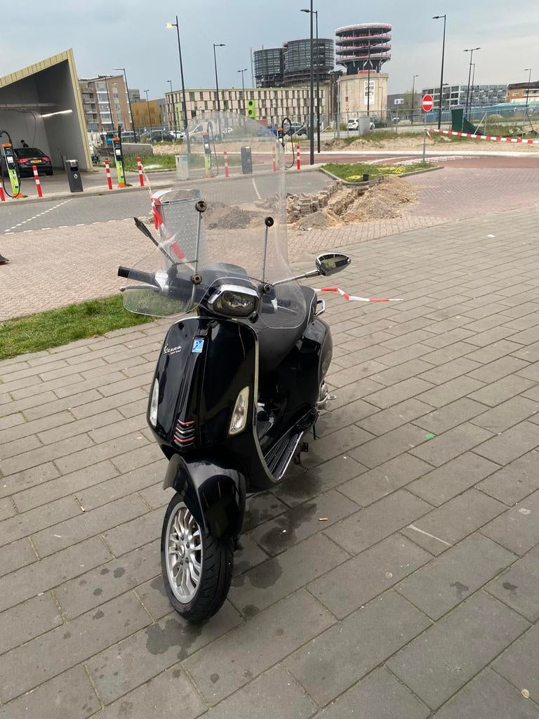 Vespa Sprint Scooter 2014 - Zwart, Fietsen en Brommers, Scooters | Vespa, Ophalen, Gebruikt, Overige modellen, Maximaal 45 km/u
