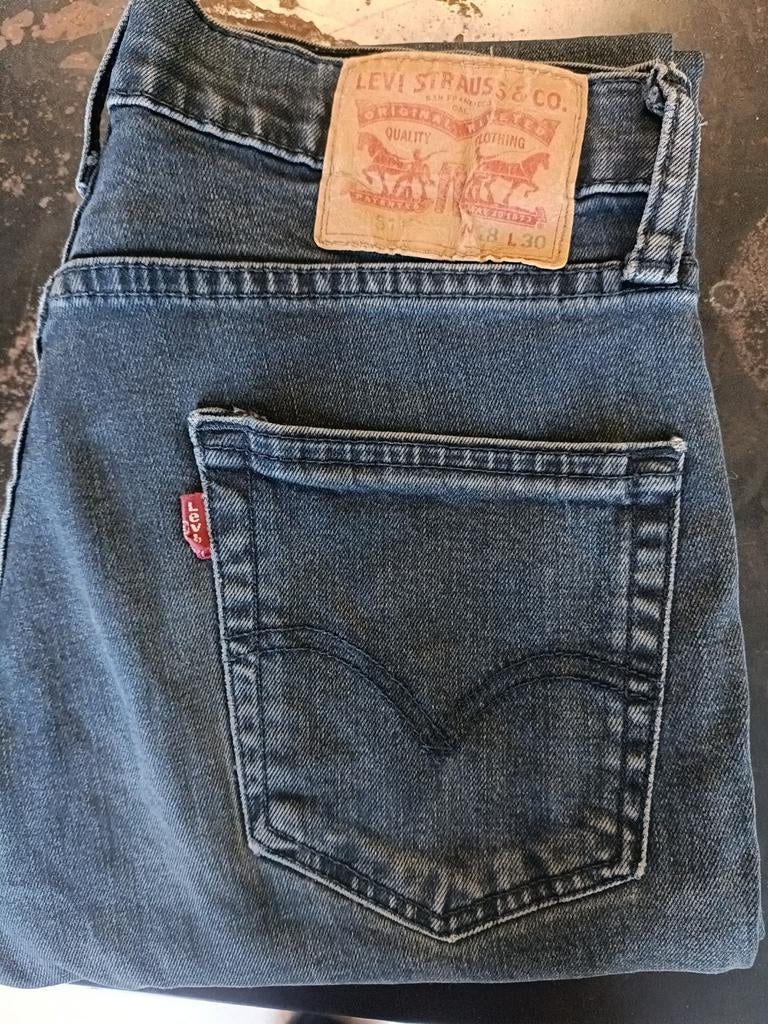 Levi's maat 28, Kleding | Dames, Spijkerbroeken en Jeans, Blauw, Ophalen of Verzenden, Zo goed als nieuw, W28 - W29 (confectie 36)