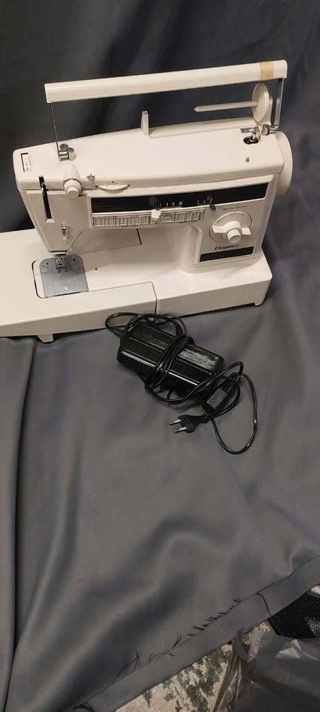 Elegance naaimachine, Hobby en Vrije tijd, Ophalen