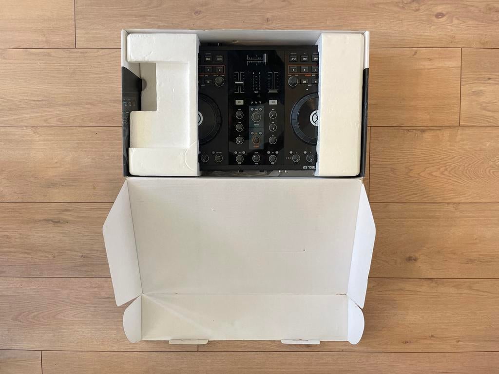 Traktor Kontrol S2 DJ-controller, Ophalen of Verzenden, Gebruikt