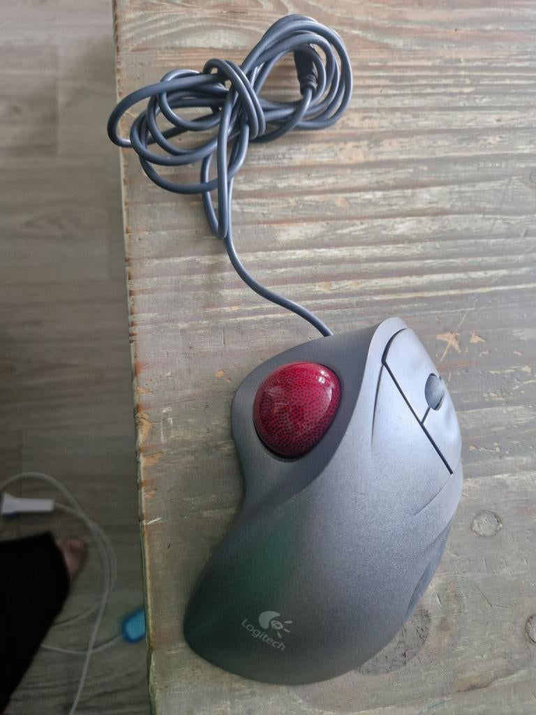 Logitech Trackman Wiel Bedrade Ergonomische Trackball Muis, Computers en Software, Muizen, Rechtshandig, Muis, Gebruikt, Ergonomisch