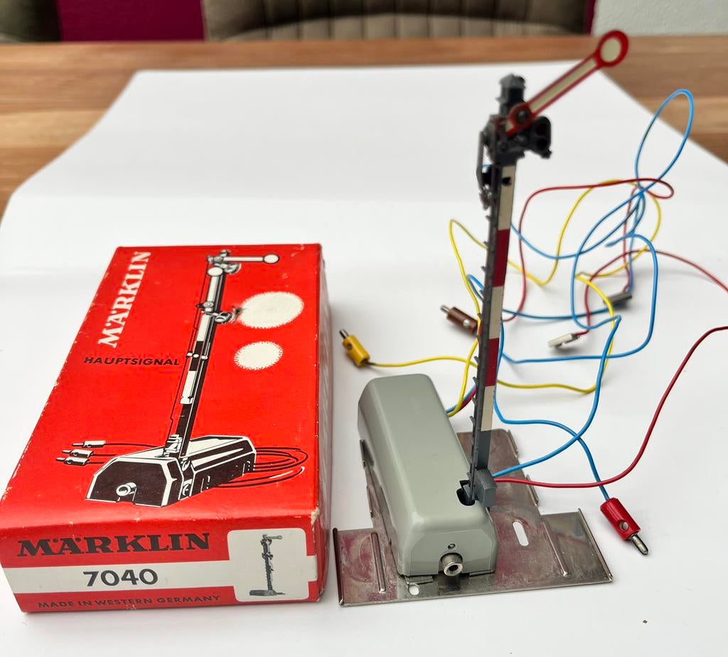 Märklin H07040 armsein-met doos-niet complee modelspoor sein, Ophalen of Verzenden, Zo goed als nieuw, Wisselstroom, Märklin