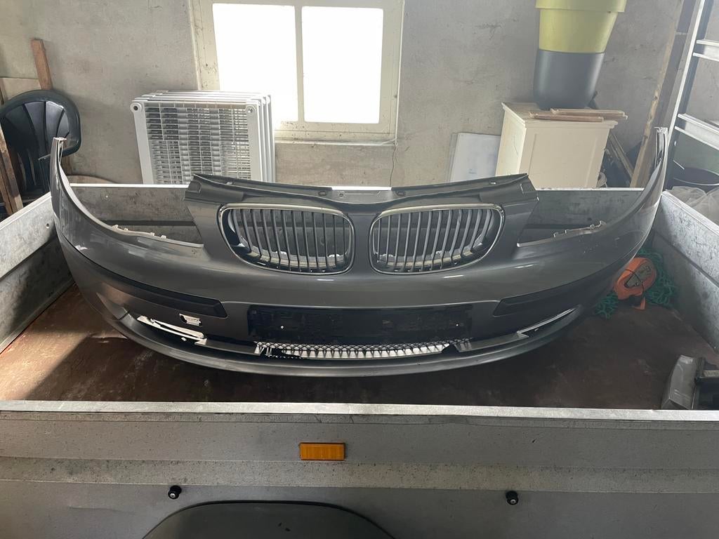 Voorbumper BMW 116i E81 2009 met mistlampen, Auto-onderdelen, Ophalen, Gebruikt, Voor, Bumper