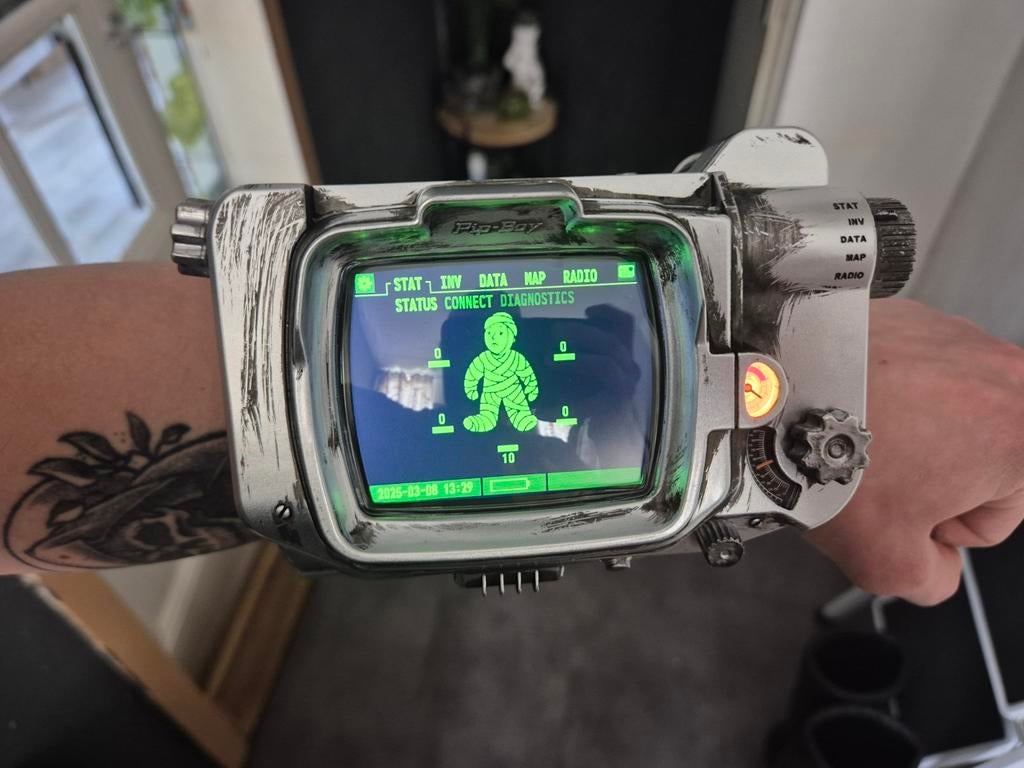 Fallout Pip-Boy Replica - Collector's Item, Vanaf 18 jaar, 1 speler, Zo goed als nieuw, Ophalen