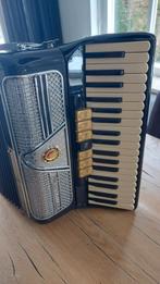 Maninucci accordeon in koffer, Muziek en Instrumenten, Accordeons, Ophalen, Gebruikt, 80-bas, Overige merken