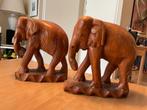 2 houten olifanten, Verzamelen, Ophalen of Verzenden, Zo goed als nieuw, Dier
