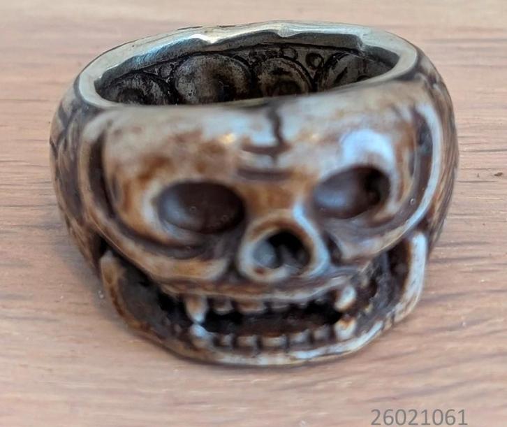 Ring - been / wit metaal, Antiek en Kunst, Kunst | Niet-Westerse kunst, Ophalen