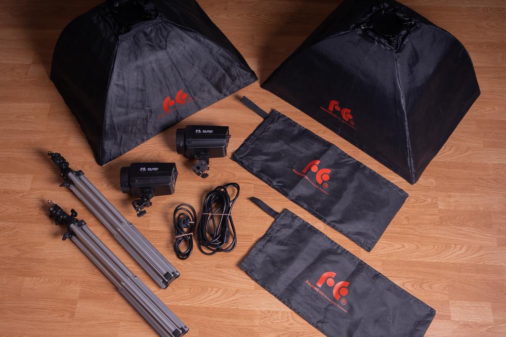 Falcon Eyes SS-200F Studio Flitsset - compleet, Ophalen, Gebruikt, Lamp of Flitsset