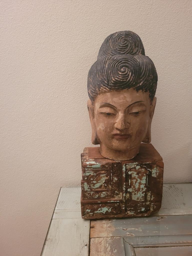 Antieke houten sokkel met houten Boeddha hoofd, Ophalen of Verzenden