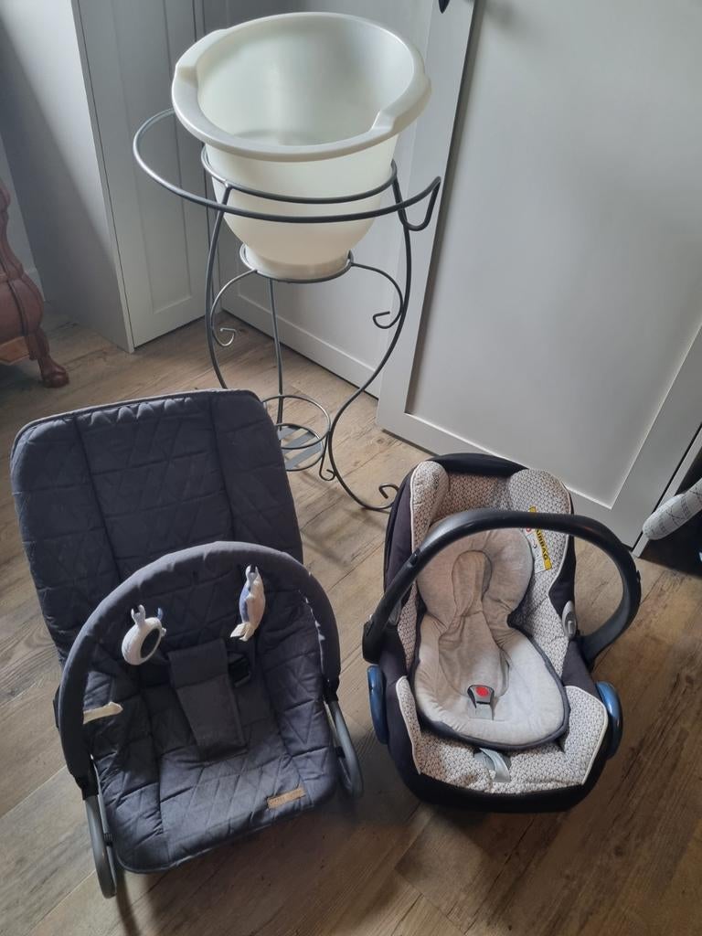 Wipstoel met maxi cosi en tummy tub met standaard, Ophalen, Mutsy