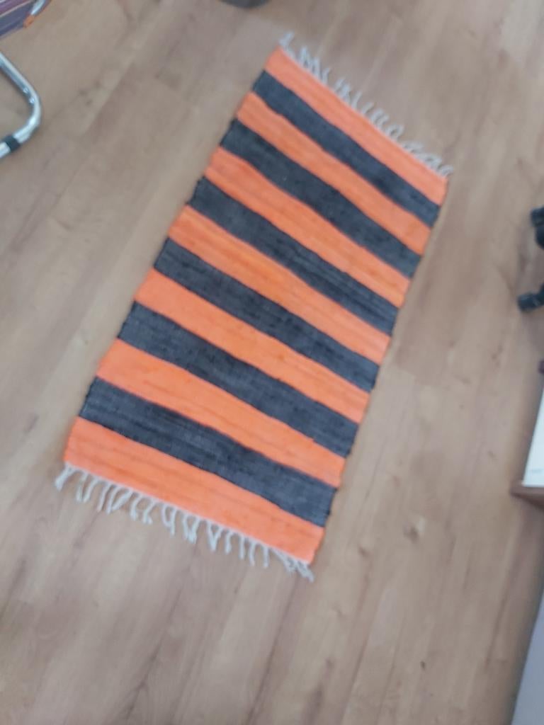 Vloerkleed oranje zwart gestreept, Ophalen of Verzenden, Zwart, Rechthoekig, 200 cm of meer