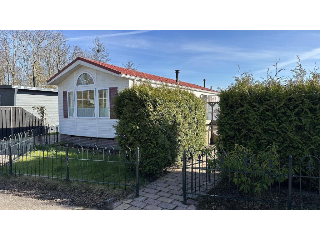 Chalet met eigen grond(396 m2) te koop in Berkhout,N-H!R#52R, Caravans en Kamperen, Stacaravans, Tot en met 4