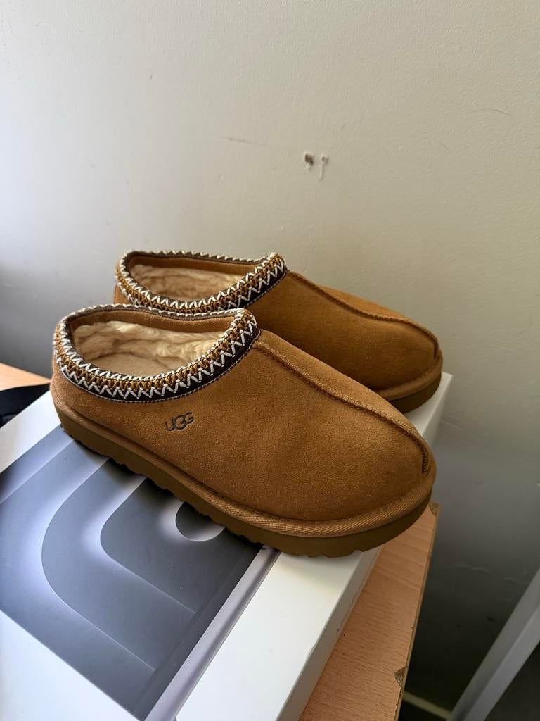 Nieuwe UGG Tasman pantoffels, Kleding | Dames, Schoenen, Ophalen of Verzenden, Nieuw, Bruin, Pantoffels of Sloffen
