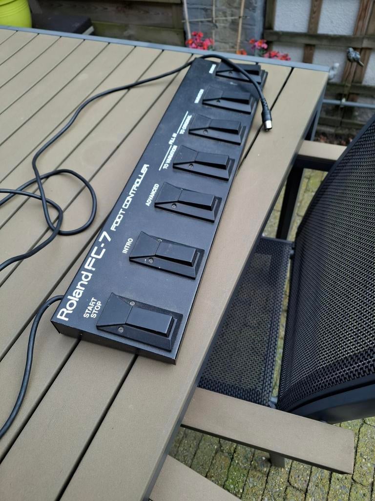 Roland FC-7 Foot Controller, Ophalen