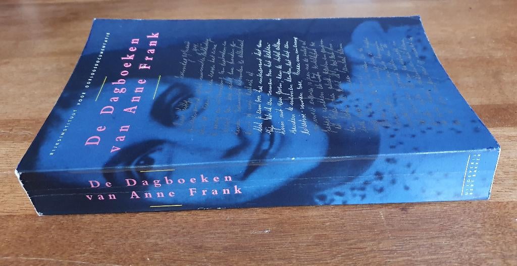 De dagboeken van Anne Frank met foto's dikke uitgave 740 blz, Ophalen of Verzenden, Algemeen, Anne Frank, Tweede Wereldoorlog