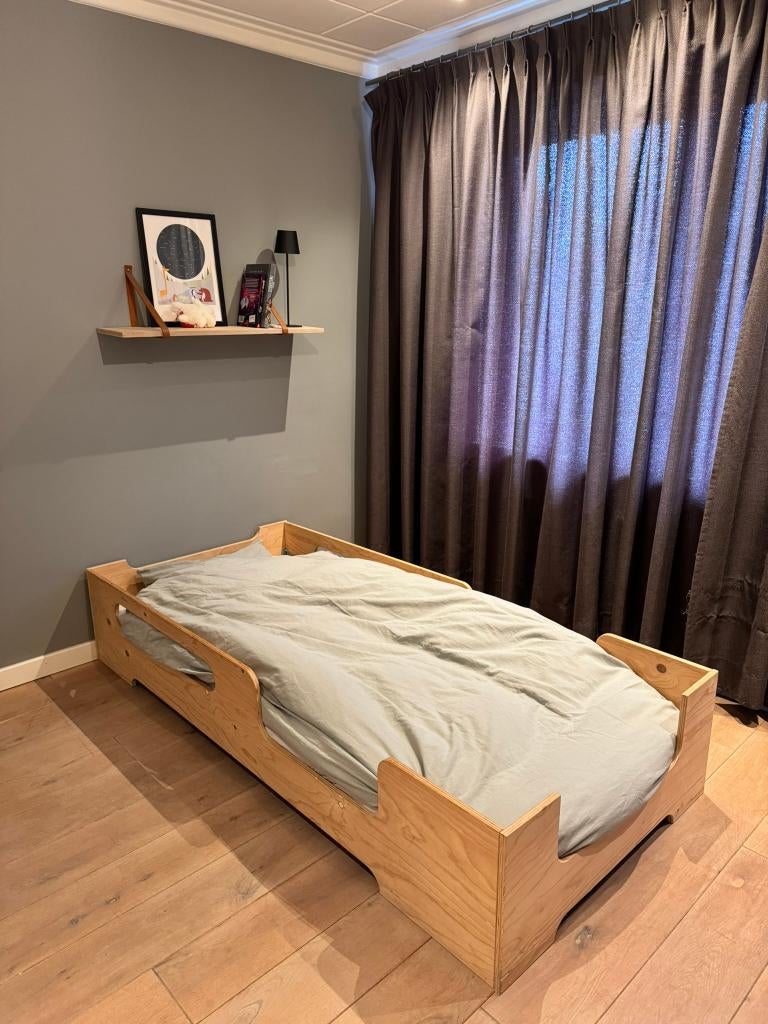 Bed (90 x 200), Kinderen en Baby's, Kinderkamer | Bedden, Ophalen, 85 tot 100 cm, Gebruikt, Lattenbodem