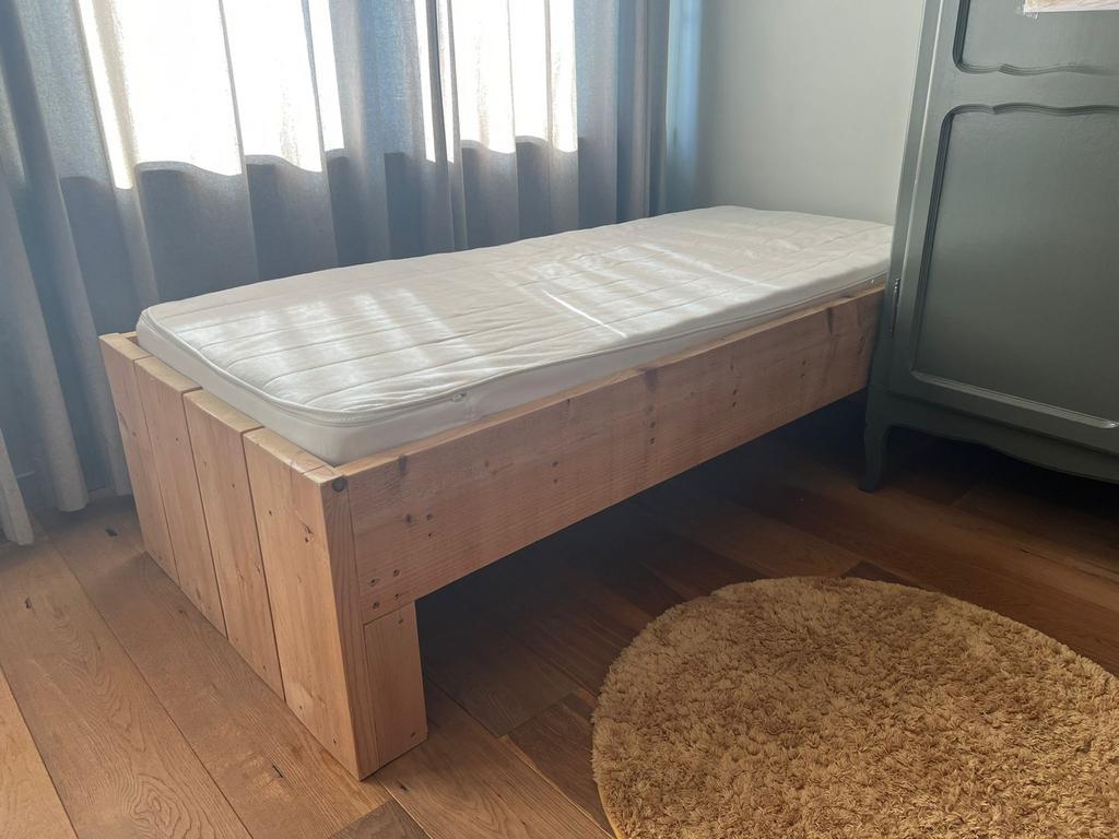Gratis! Steigerhouten kinderbed 70x160 met matras, Kinderen en Baby's, Kinderkamer | Bedden, Ophalen, Gebruikt, 70 tot 85 cm, Matras