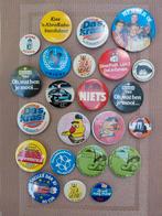 Verzameling van 23 oude buttons uit de jaren 60-70., Ophalen of Verzenden, Gebruikt, Overige onderwerpen