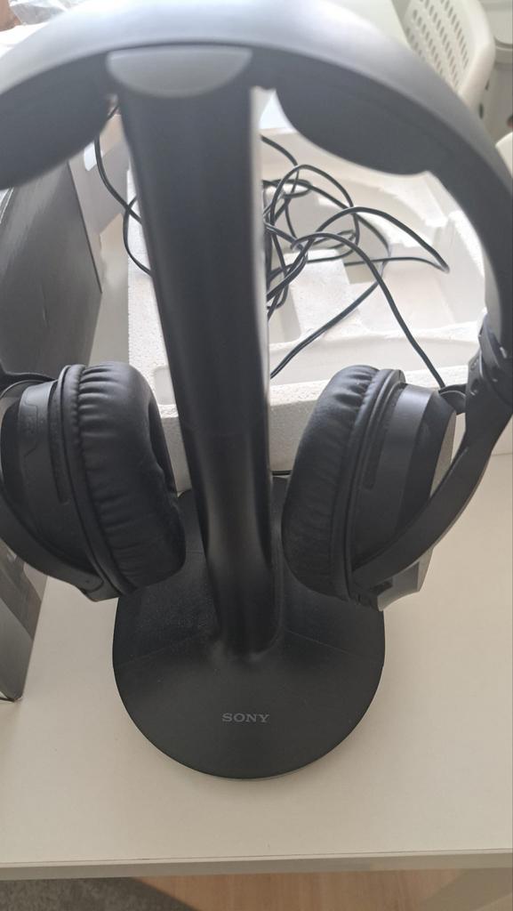 Sony MDR-RF895RK Draadloze Hoofdtelefoon met Oplaadstation, Ophalen of Verzenden, Zo goed als nieuw, Over oor (circumaural), Sony