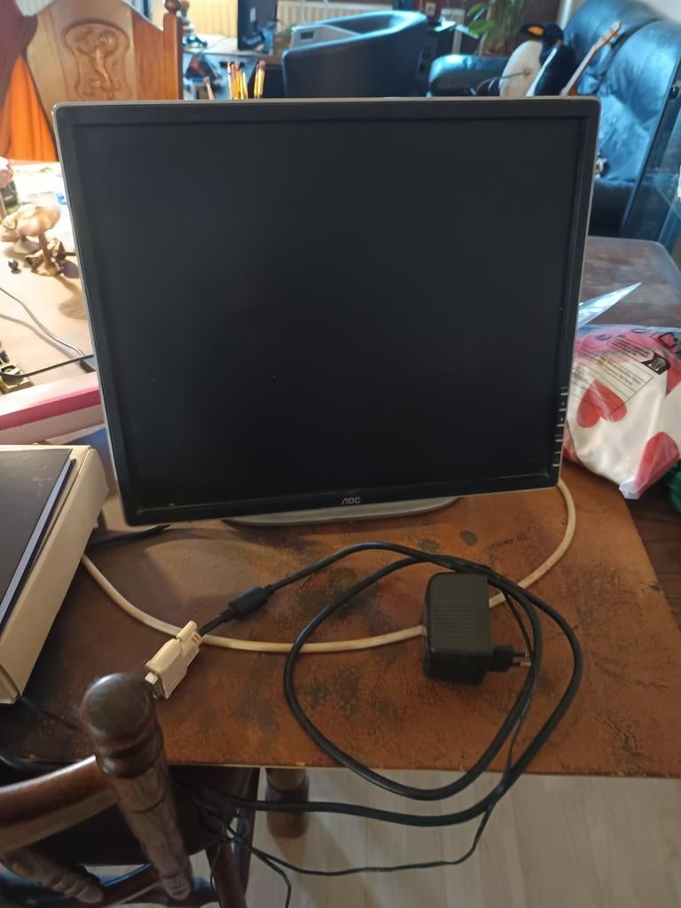 Oud monitor met digitale aansluiting, Computers en Software, Ophalen, 60 Hz of minder