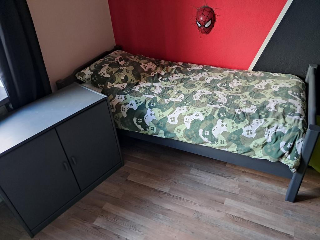 Eenpersoonsbed met kast - Ideaal voor kleine kamers, Ophalen, Gebruikt, 90 cm, Eenpersoons