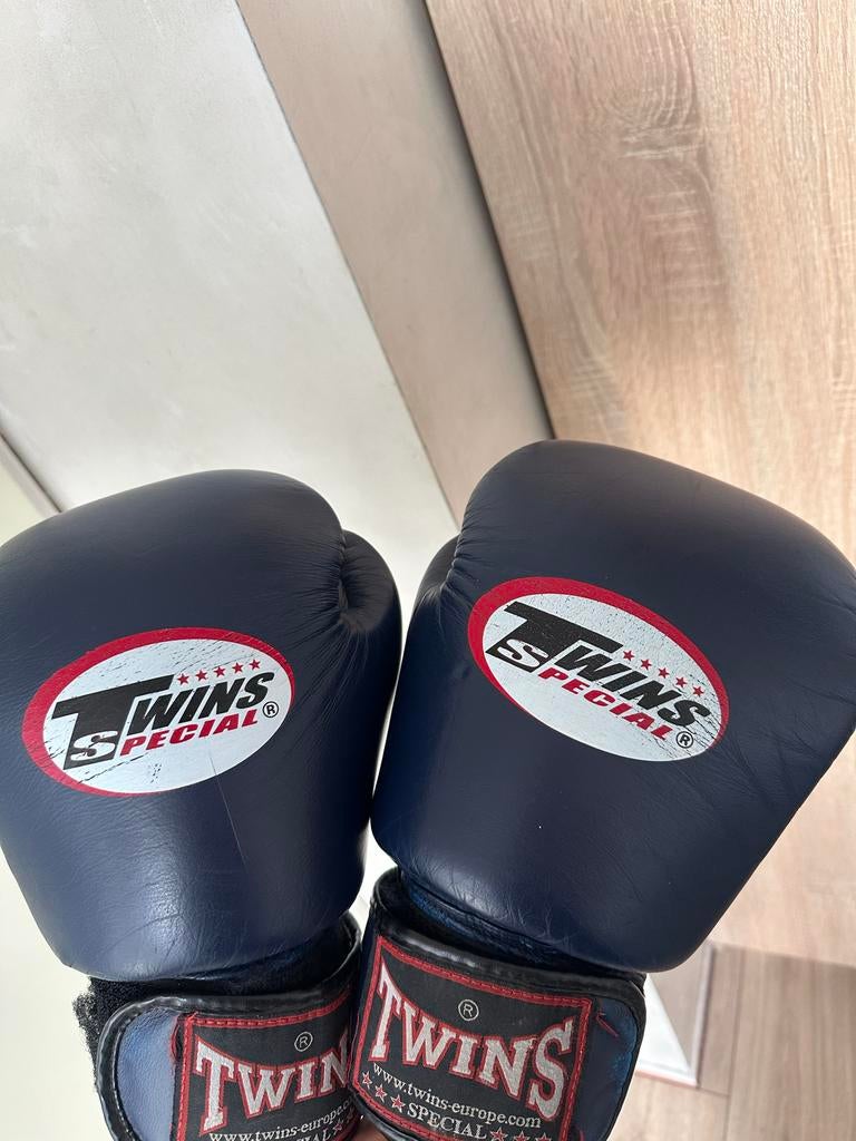 Twins 16oz bokshandschoenen marine blauw, Sport en Fitness, Vechtsporten en Zelfverdediging, Gebruikt, Overige, Ophalen of Verzenden