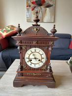 Antieke houten tafelklok met ornamenten, Antiek en Kunst, Antiek | Klokken, Ophalen