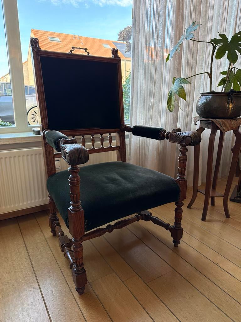 Antieke stoelen met groene velours en leeuwenkoppen, Antiek en Kunst, Antiek | Meubels | Stoelen en Banken, Ophalen