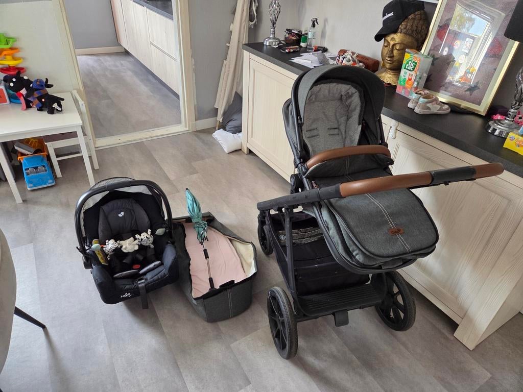 3-in-1 Kinderwagen Qute met paraplu, voetenzak, en speeltje, Overige merken, Gebruikt, Ophalen of Verzenden, Combiwagen