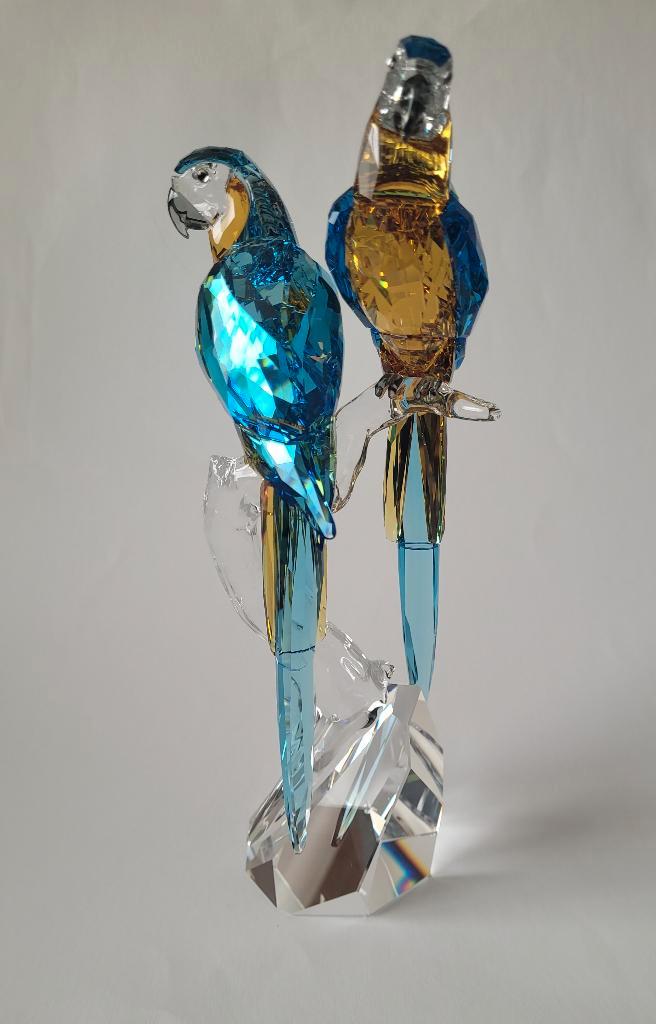 Swarovski 2022 Ara's Macaws. Kristallijn Shop, Verzamelen, Swarovski, Zo goed als nieuw, Figuurtje, Ophalen of Verzenden