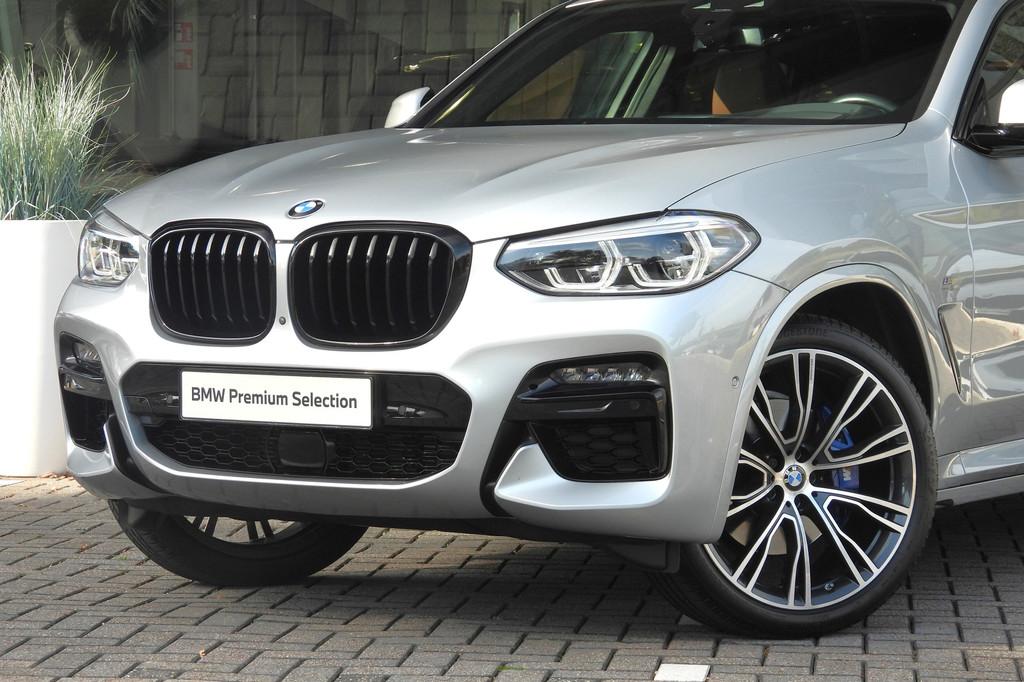 BMW X4 M40i Automaat / Panoramadak / Trekhaak / Sportstoelen, Gebruikt, Stoelverwarming, Met garantie (alle), Leder