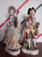 Biscuit porselein Dame en Cavalier met muziekinstrumenten 2, Antiek en Kunst, Ophalen