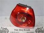 VW Golf Hatchback 2003-2008 Achterlicht links buitenzijde, Gebruikt, -, Volkswagen, Herkomst onderdeel bekend