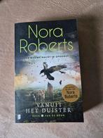 Nora Roberts - Vanuit het Duister, Boeken, Ophalen of Verzenden, Zo goed als nieuw