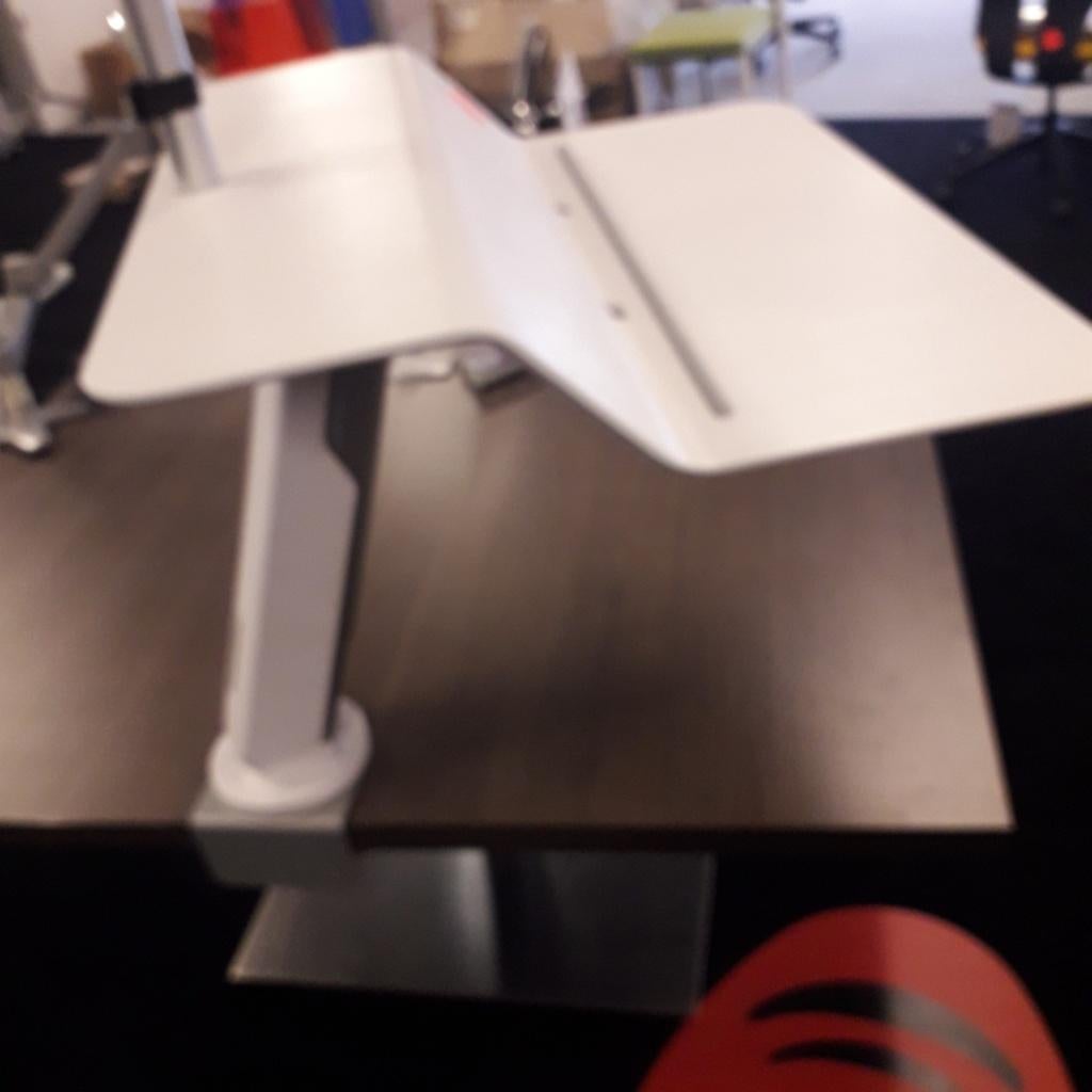 Zit-Sta Werkstation "Lotus"   incl. Dubbele monitorarm, Ophalen, Nieuw, Fellowes, In hoogte verstelbaar