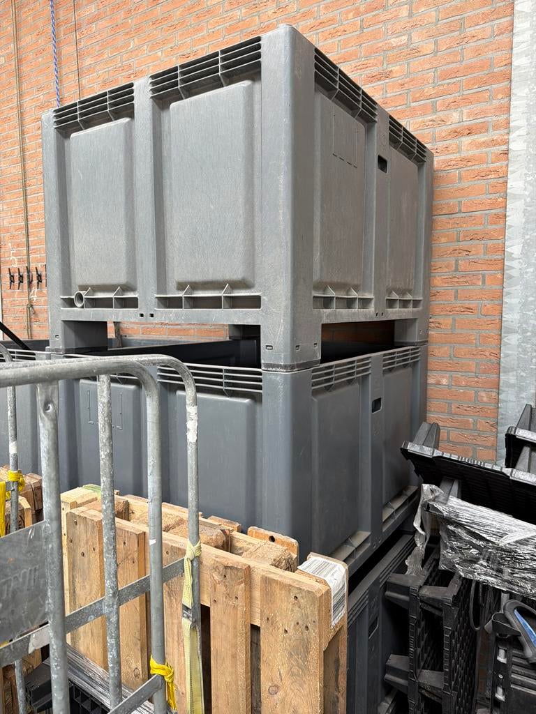 5 gebruikte grote volume bakken 1200 x 1000 x 830, Doe-het-zelf en Verbouw, Kratten en Dozen, Ophalen, Gebruikt, 100 cm of meer