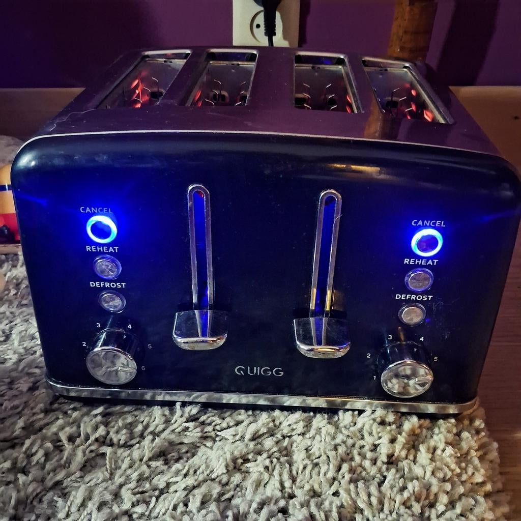 Quigg broodrooster voor 4 sneetjes - Zwart/RVS, Witgoed en Apparatuur, Broodroosters, Ophalen, Gebruikt