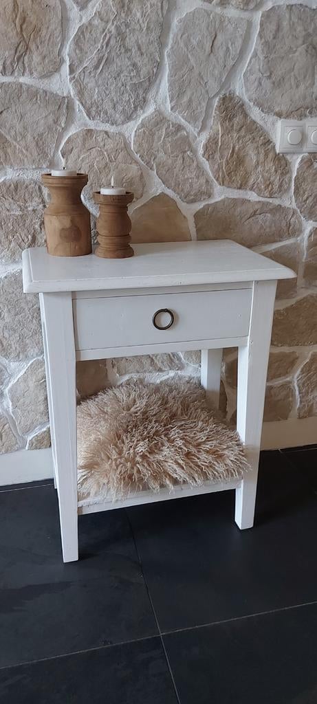 Teakhouten landelijke stijl bijzettafeltje € 45.00, Huis en Inrichting, Tafels | Bijzettafels, Ophalen, Landelijke, Brocante, 55 tot 75 cm