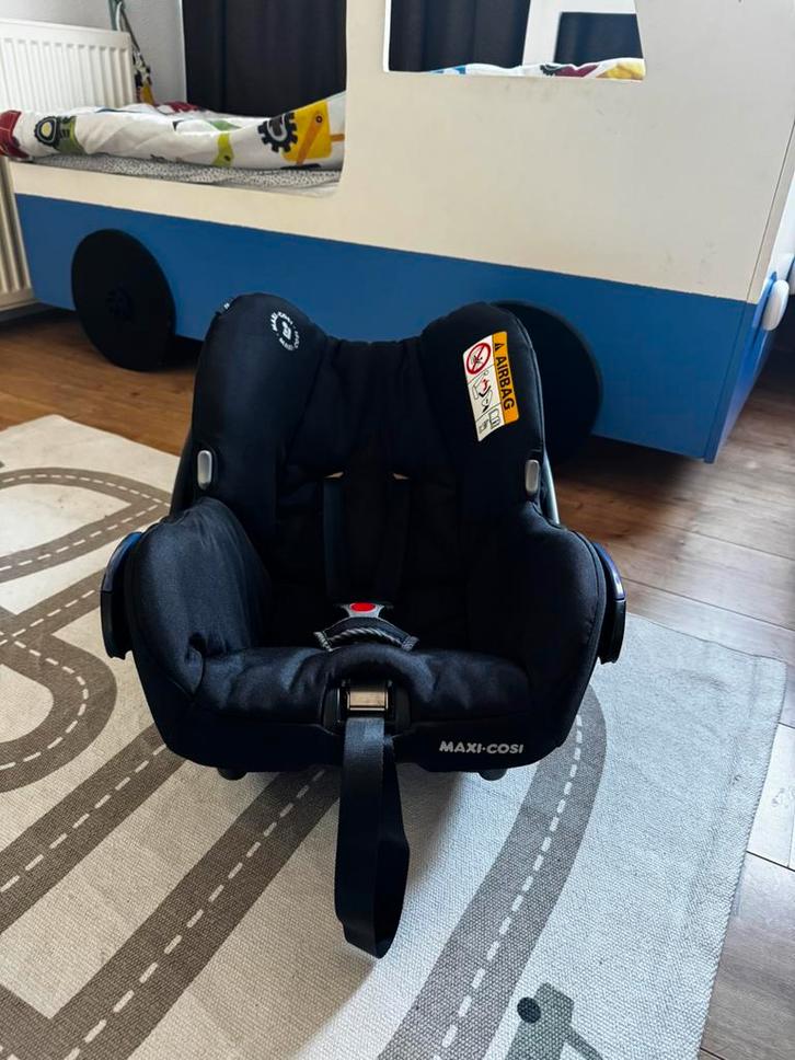 Maxi cosi kinderzitje autozitje 2 tweeling, Kinderen en Baby's, Autostoeltjes, Gebruikt, Maxi-Cosi, 0 t/m 13 kg, Autogordel, Ophalen