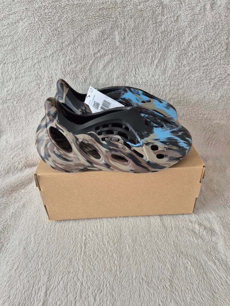 Yeezy Foam Runner MX Cinder Maat 43, Kleding | Heren, Schoenen, Ophalen of Verzenden, Nieuw