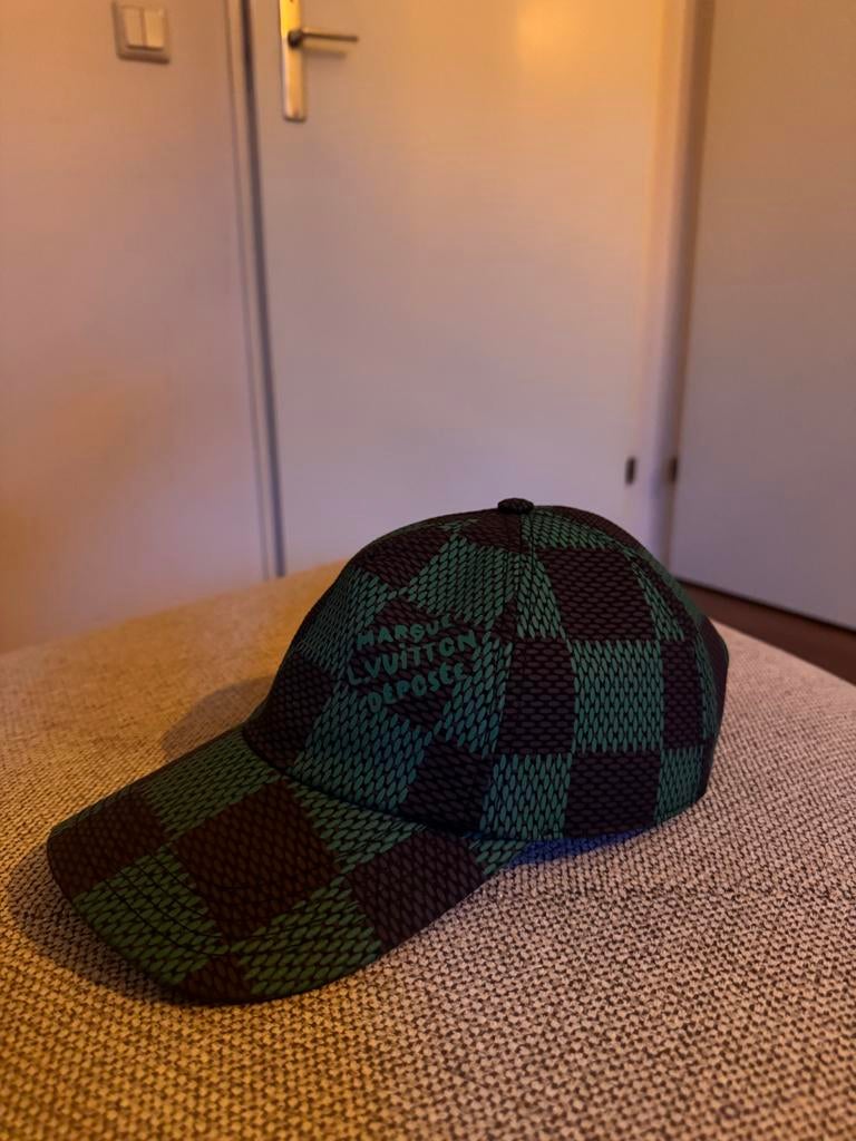Louis Vuitton pet groen/zwart geblokt, Verzenden, Zo goed als nieuw, One size fits all, Pet