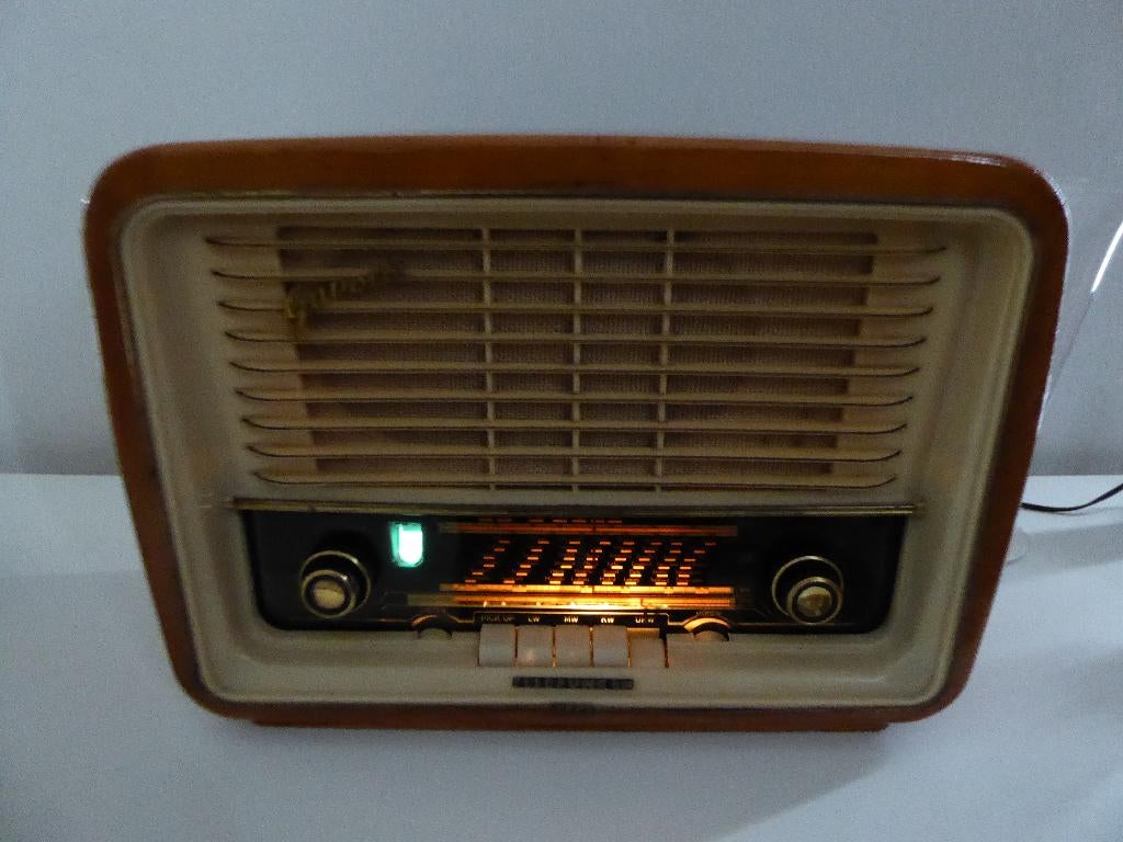 Mooie Spelende Telefunken Gavotte Export, Antiek en Kunst, Antiek | Tv's en Audio, Ophalen of Verzenden