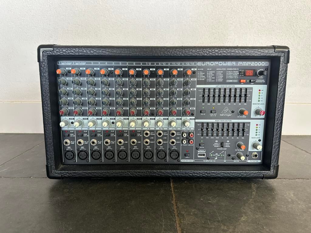 Behringer Europower PMP2000D Versterker - 14-kanaals, Ophalen, Zo goed als nieuw, 10 tot 20 kanalen, Microfooningang
