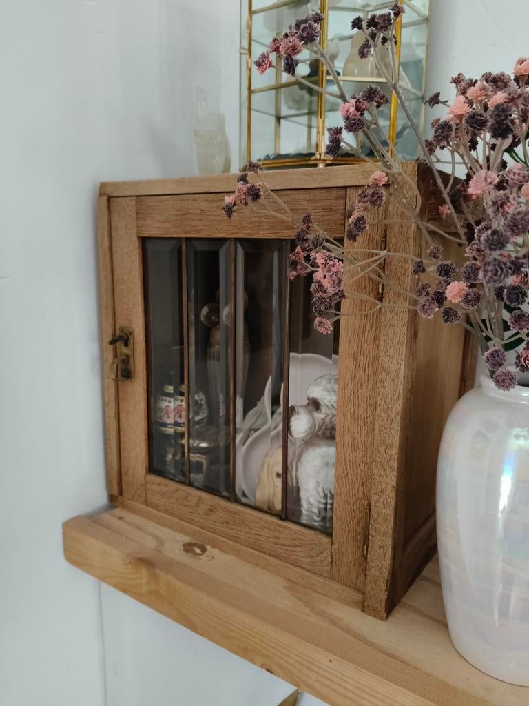 Leuk wandkastje met glas in lood, Ophalen of Verzenden