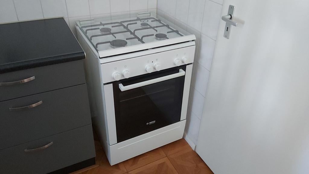 Bosch gasfornuis met oven - wit, Ophalen, 60 cm of meer, 4 kookzones, Zo goed als nieuw